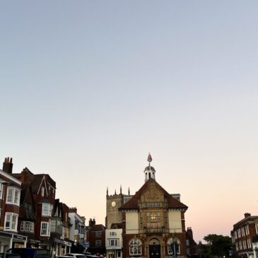 Stay at Cocklebury Farm. Experience the Marlborough Mop.